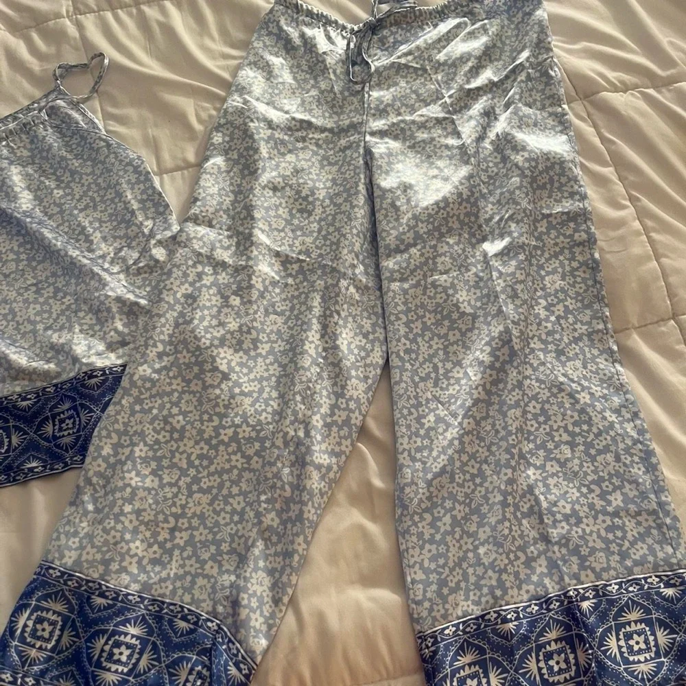 Floral Satin Pajama Set - Picture 4 of 5